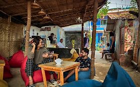 12 Monks - Beachside Hostel